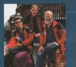 25.april 1985. - Britanac Chris Bonington, star 50 godina i 258 dana, najstariji osvajac vrha, drzao je ovaj rekord samo 10 dana. On je takodje, prvi prosao nekim novim i mnogo tezim rutama a ovog puta je izabrao "lagani" Juzno-Istocnu Ridge Route. Prirodno miran-hladnokrvan i svijestan svega, pisao je iz baznog kampa svom prijatelju planinaru Jimu Curran-u  " Jedva cekam da se vratim u Avon Gorgei bavim se "normalnim" planinarenjem".