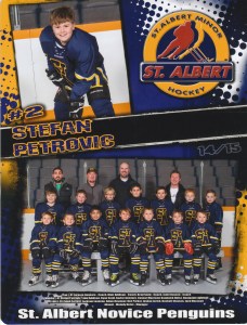 Stefan prvi sa lijeve strane ispod trenera Hockey Tim "Pinquins"