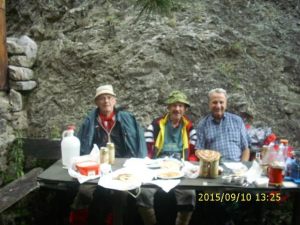 Bato (prvi s lijeva),