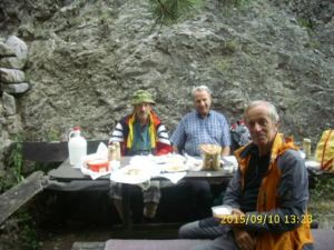 Rastegorac (krajnji desno)